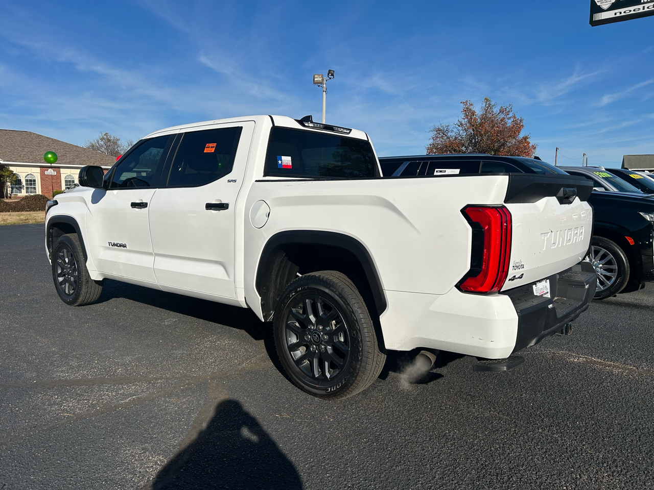 Toyota Tundra SR5 CrewMax 4WD 2025