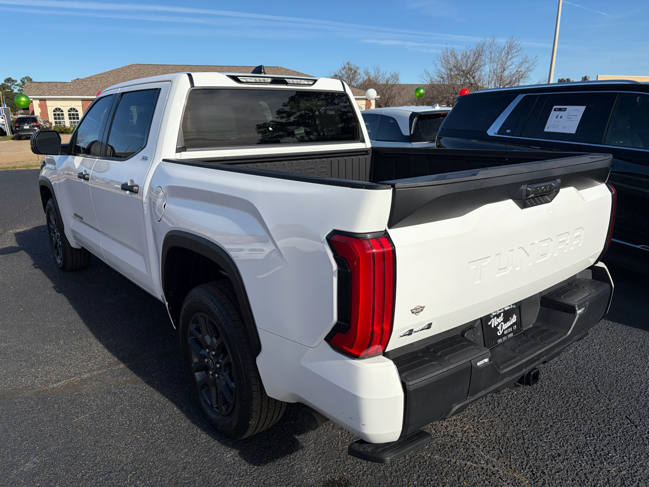 Toyota Tundra SR5 CrewMax 4WD 2025