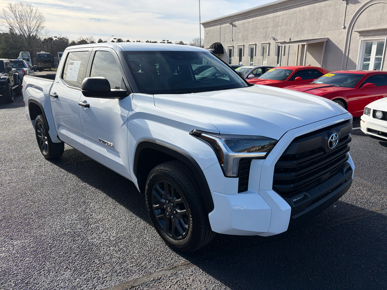 Toyota Tundra SR5 CrewMax 4WD 2025