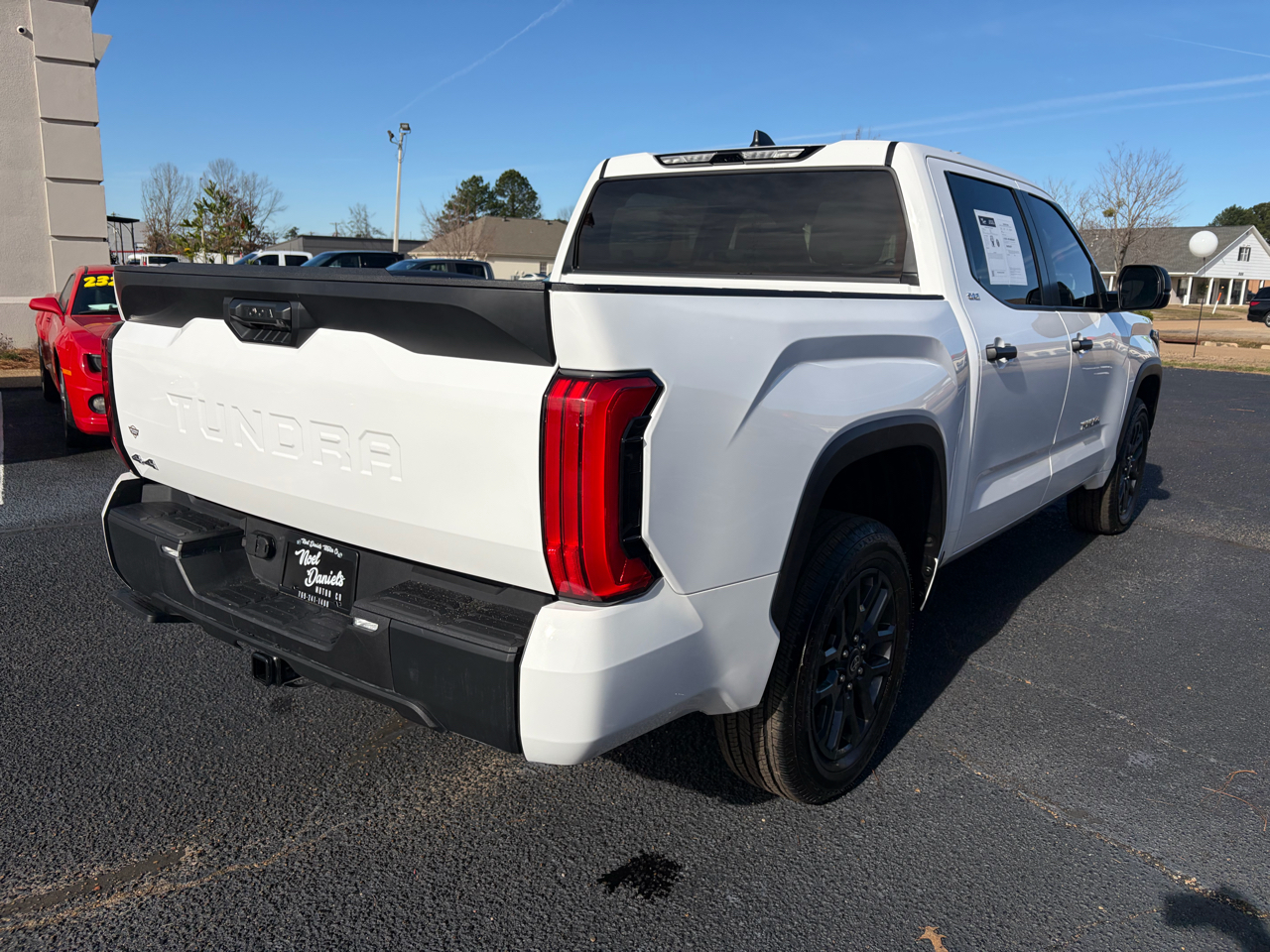 Toyota Tundra SR5 CrewMax 4WD 2025