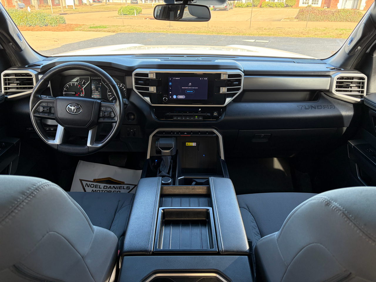 Toyota Tundra SR5 CrewMax 4WD 2025