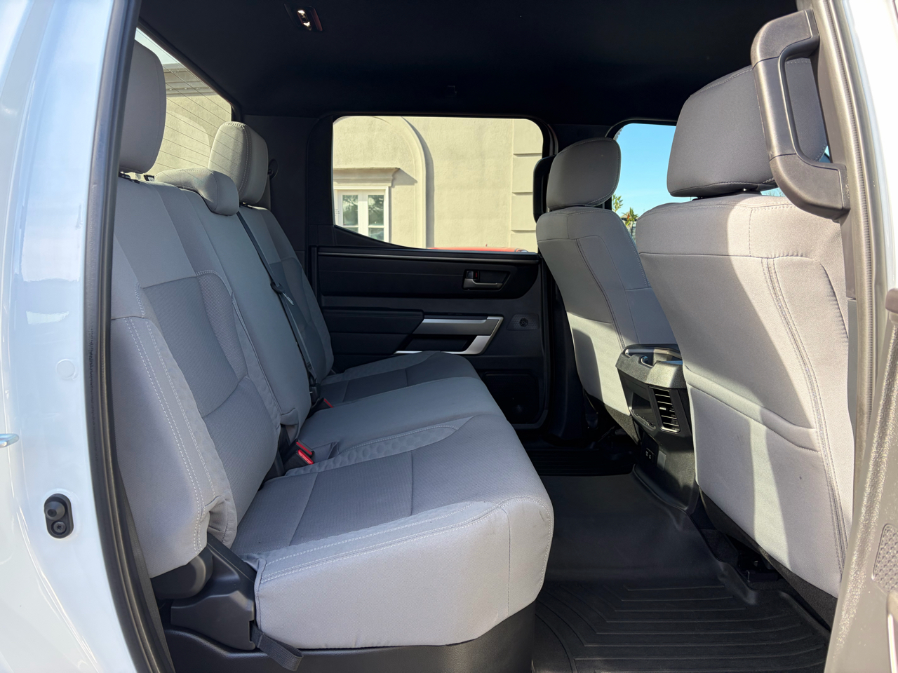 Toyota Tundra SR5 CrewMax 4WD 2025