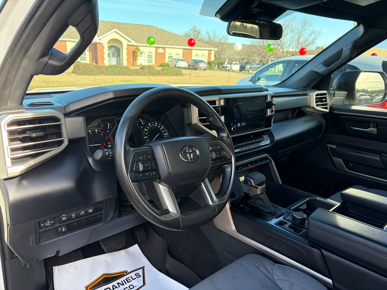 Toyota Tundra SR5 CrewMax 4WD 2025