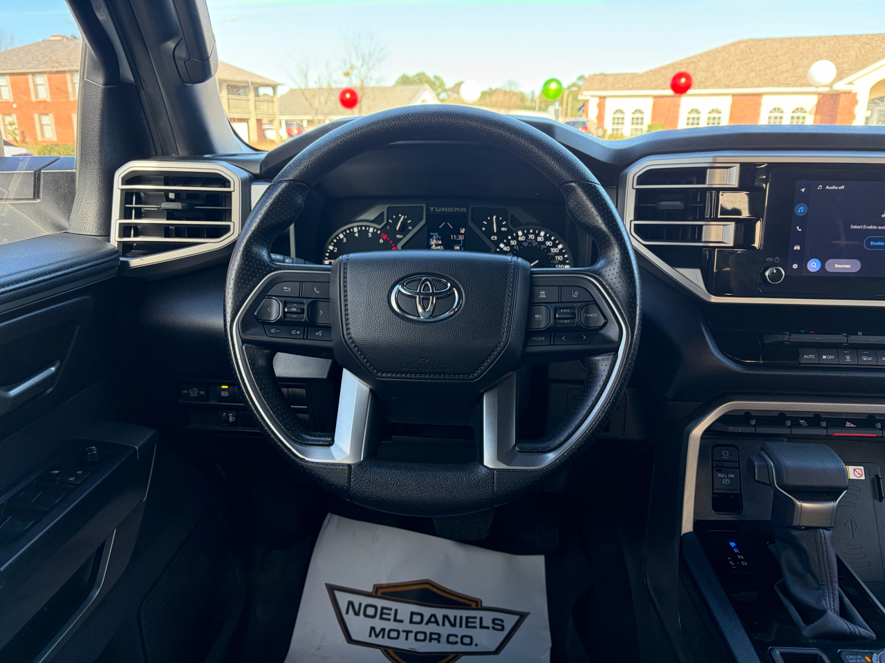 Toyota Tundra SR5 CrewMax 4WD 2025