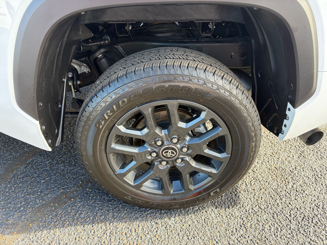 Toyota Tundra SR5 CrewMax 4WD 2025