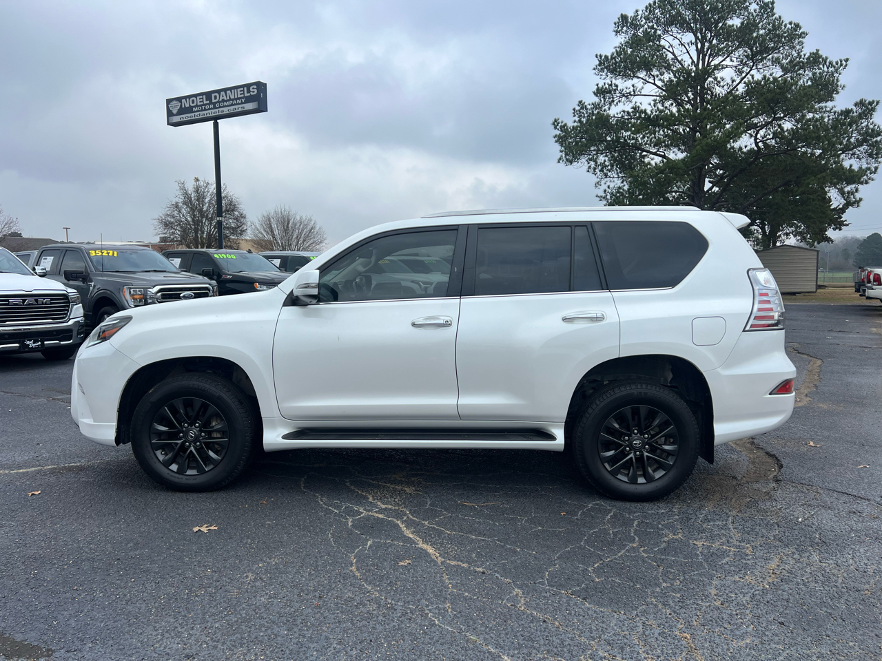 2023 Lexus GX PREMIUM's photo
