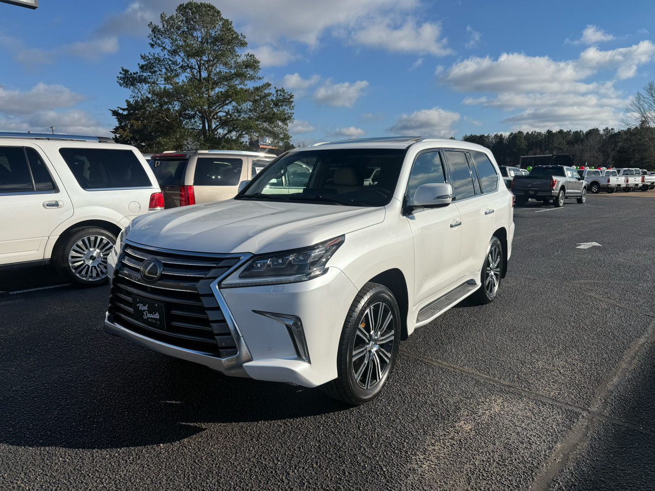 Lexus LX 570 Three-Row 2019