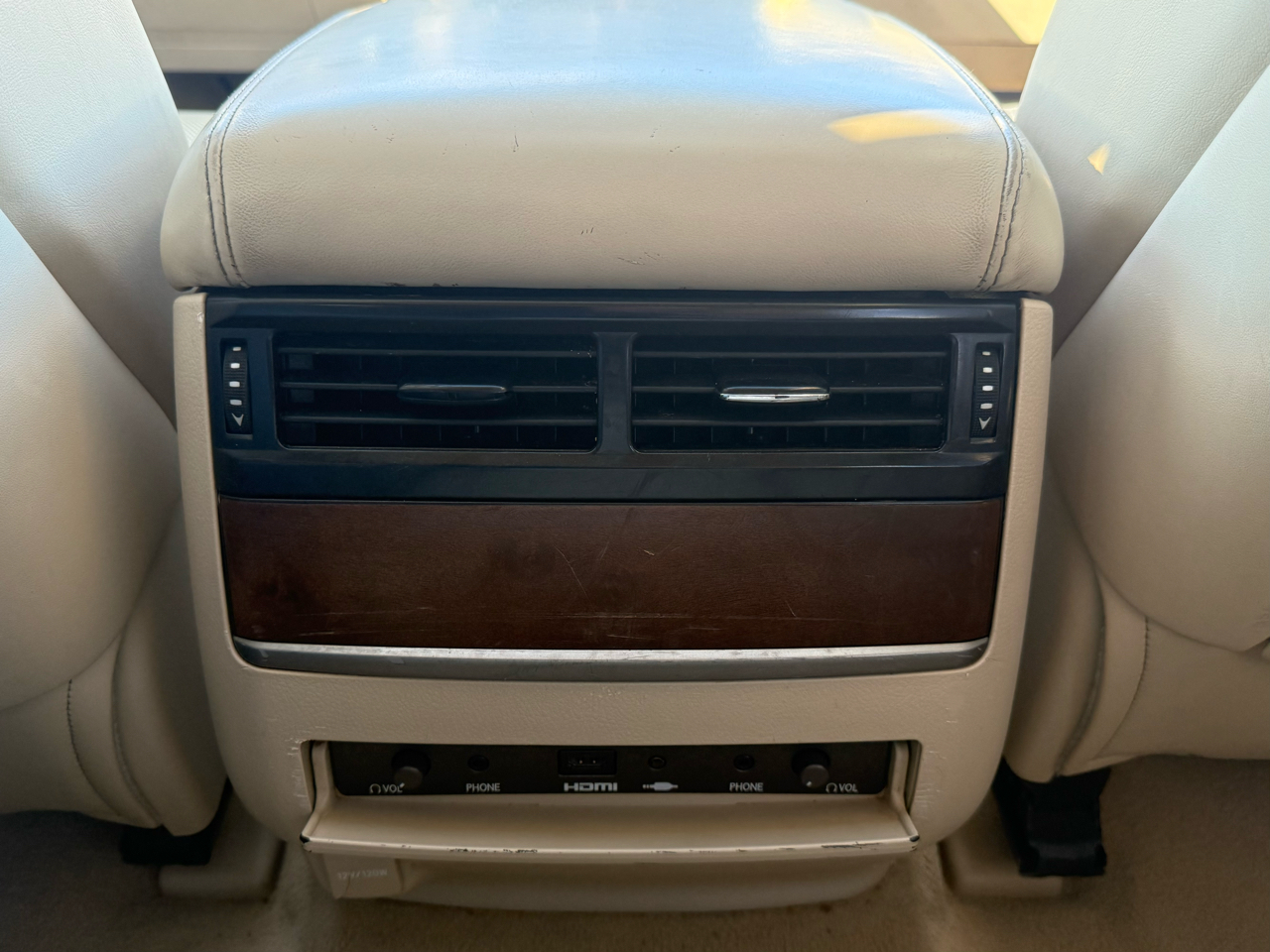 Lexus LX 570 Three-Row 2019