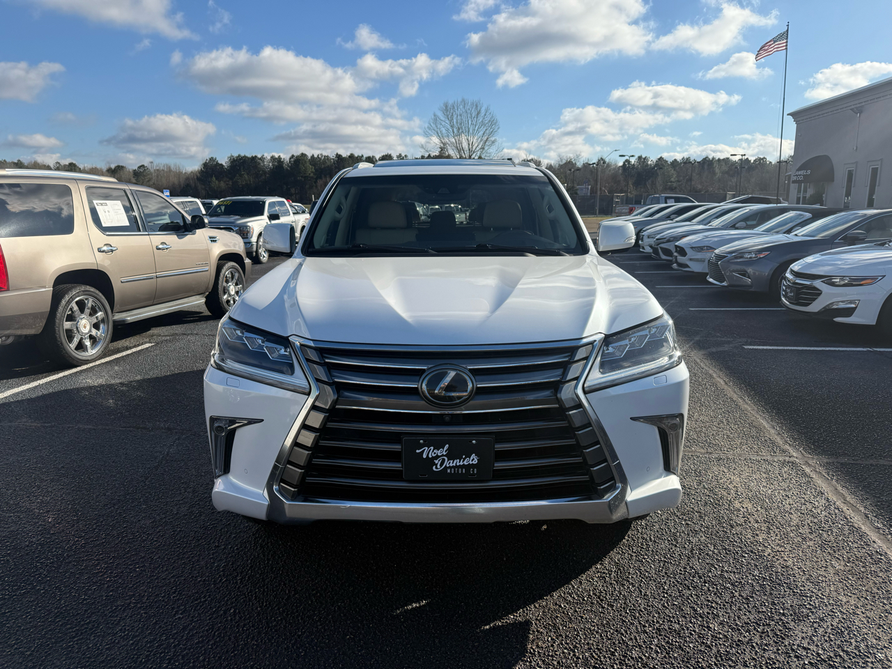 Lexus LX 570 Three-Row 2019