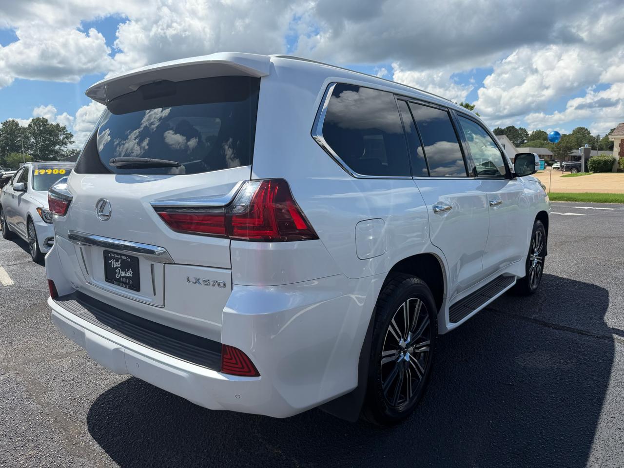 Lexus LX 570 Three-Row 2019