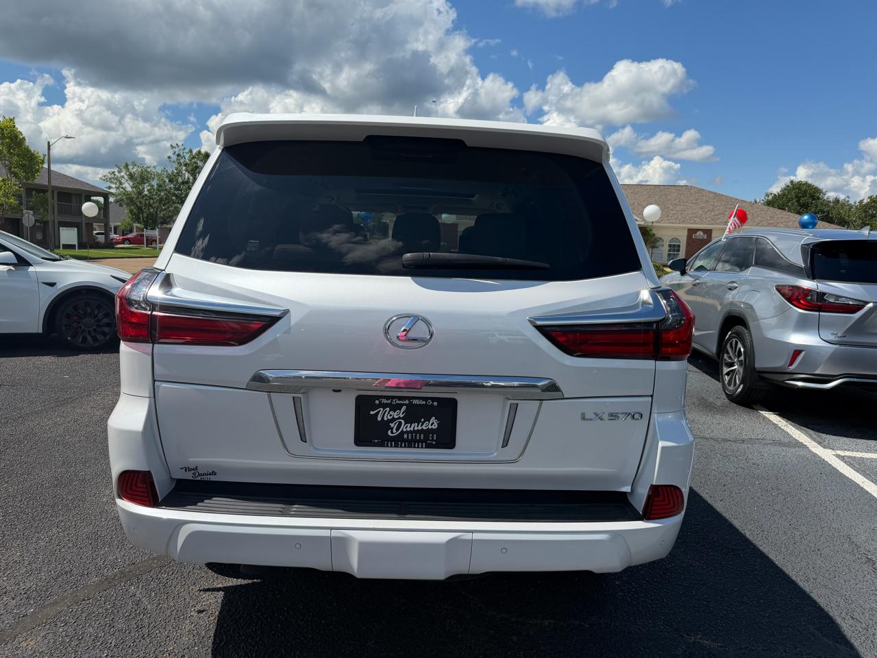 Lexus LX 570 Three-Row 2019