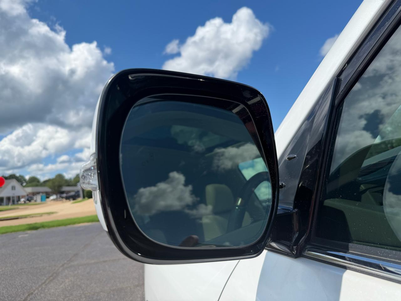 Lexus LX 570 Three-Row 2019