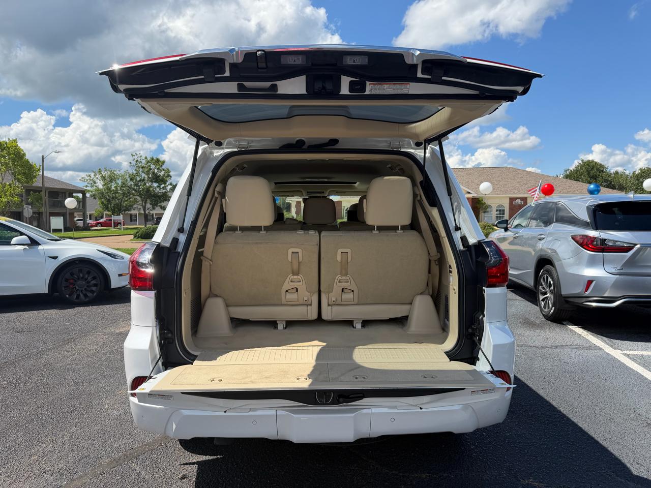 Lexus LX 570 Three-Row 2019
