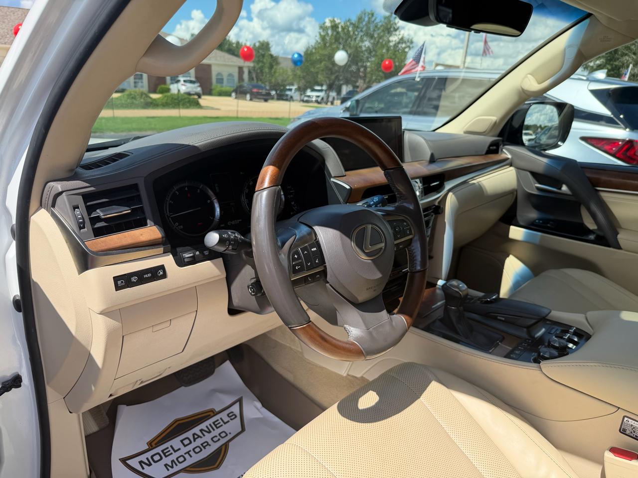 Lexus LX 570 Three-Row 2019