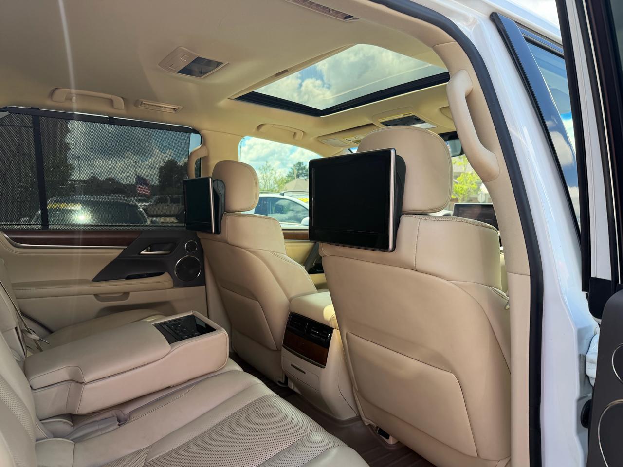 Lexus LX 570 Three-Row 2019