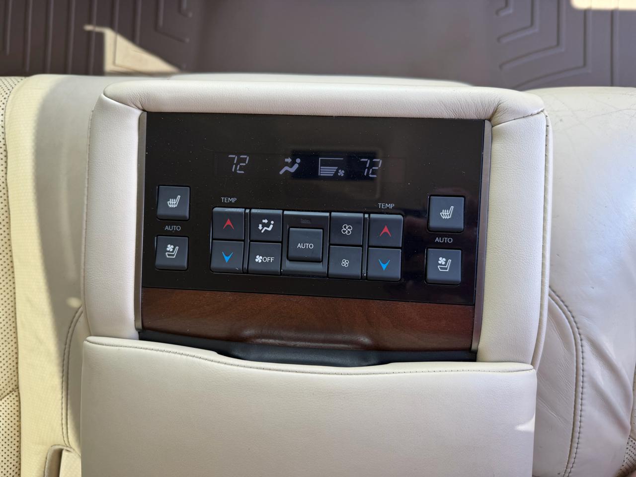 Lexus LX 570 Three-Row 2019
