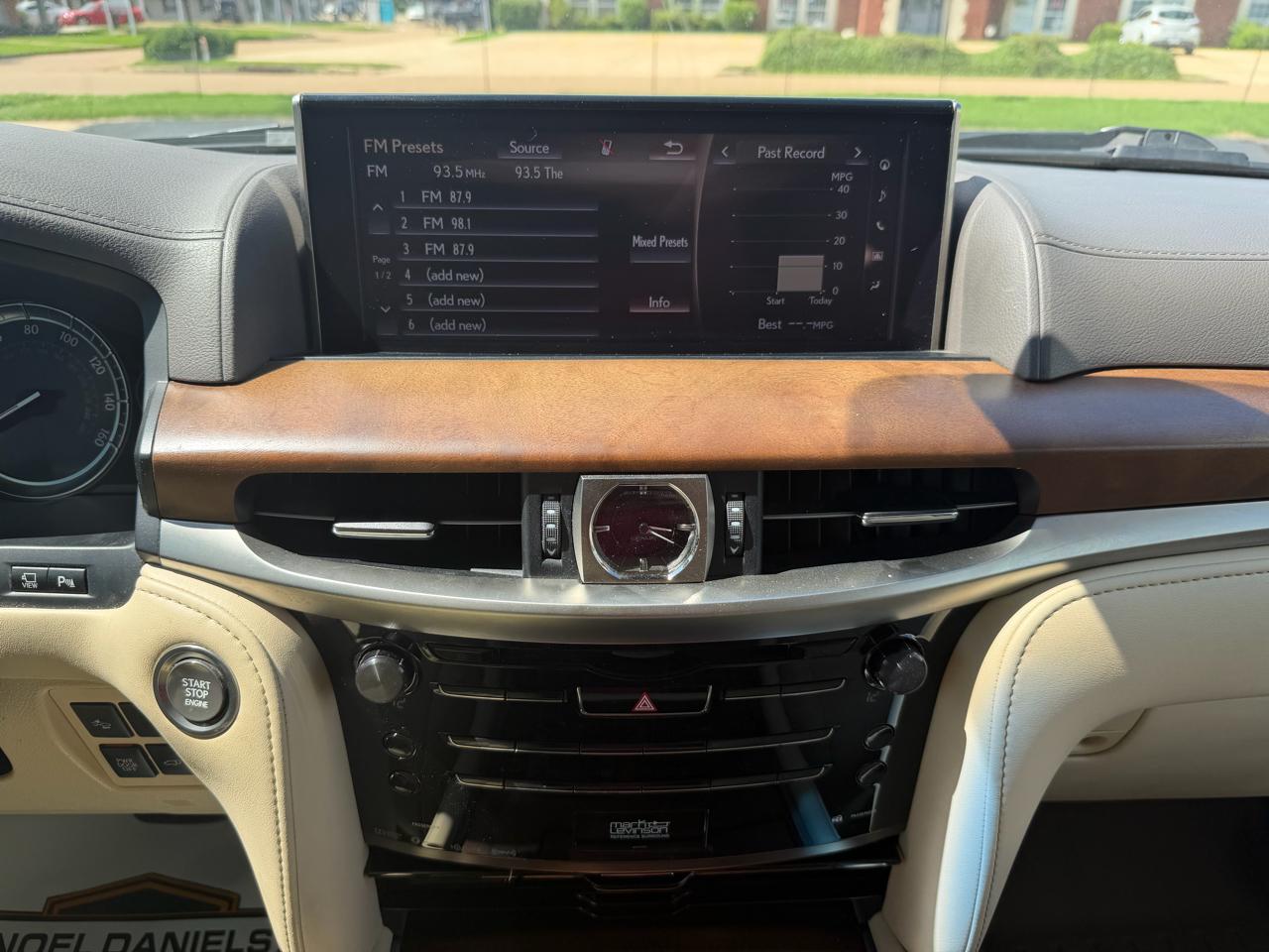 Lexus LX 570 Three-Row 2019