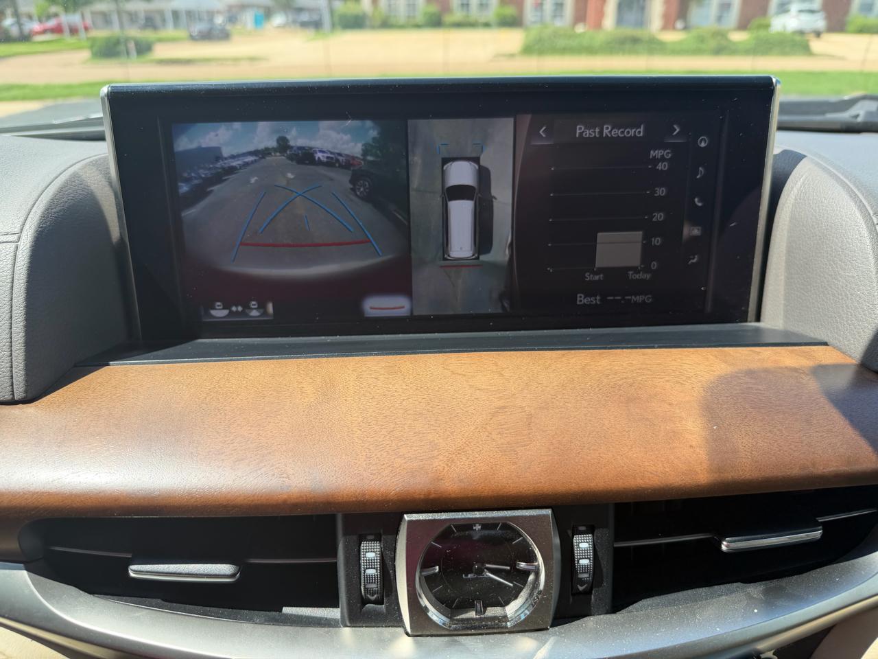 Lexus LX 570 Three-Row 2019