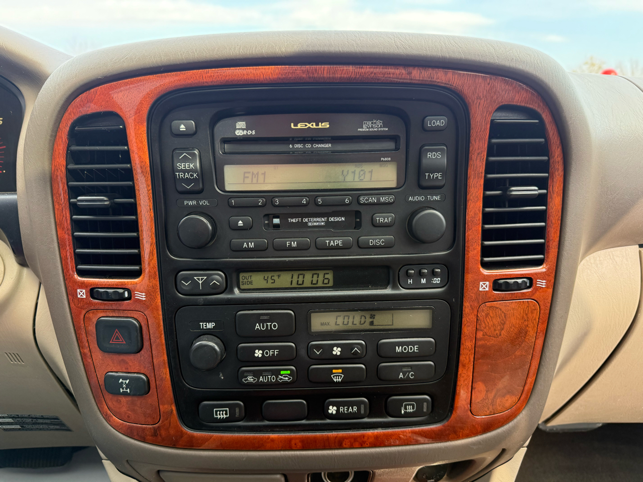 Lexus LX 470 Base 2001