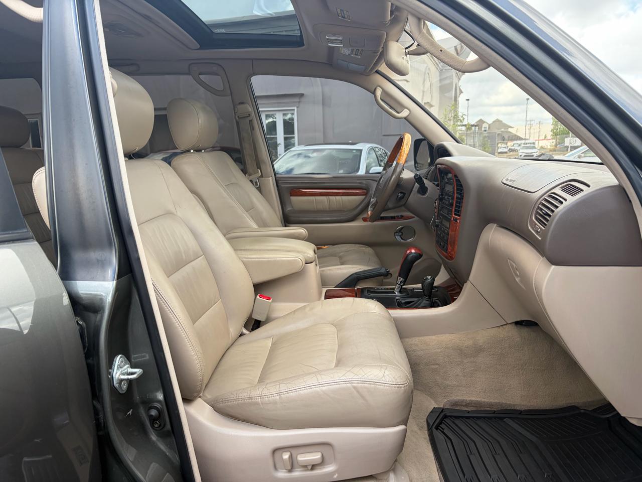 Lexus LX 470 Base 2001