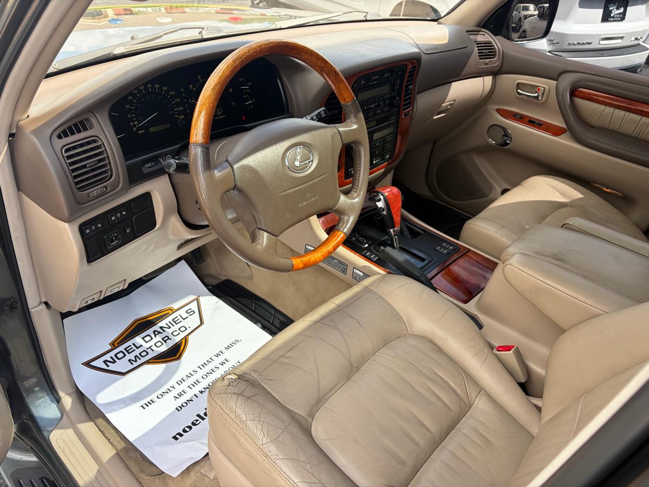 Lexus LX 470 Base 2001