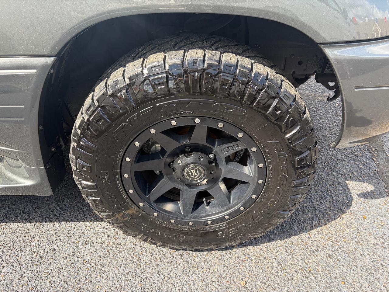 Lexus LX 470 Base 2001