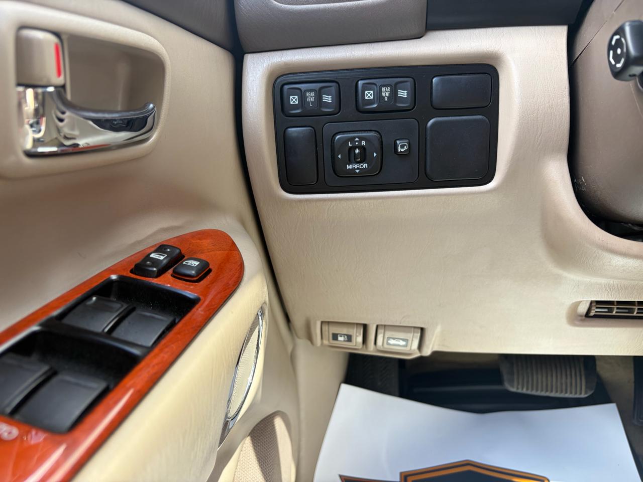 Lexus LX 470 Base 2001