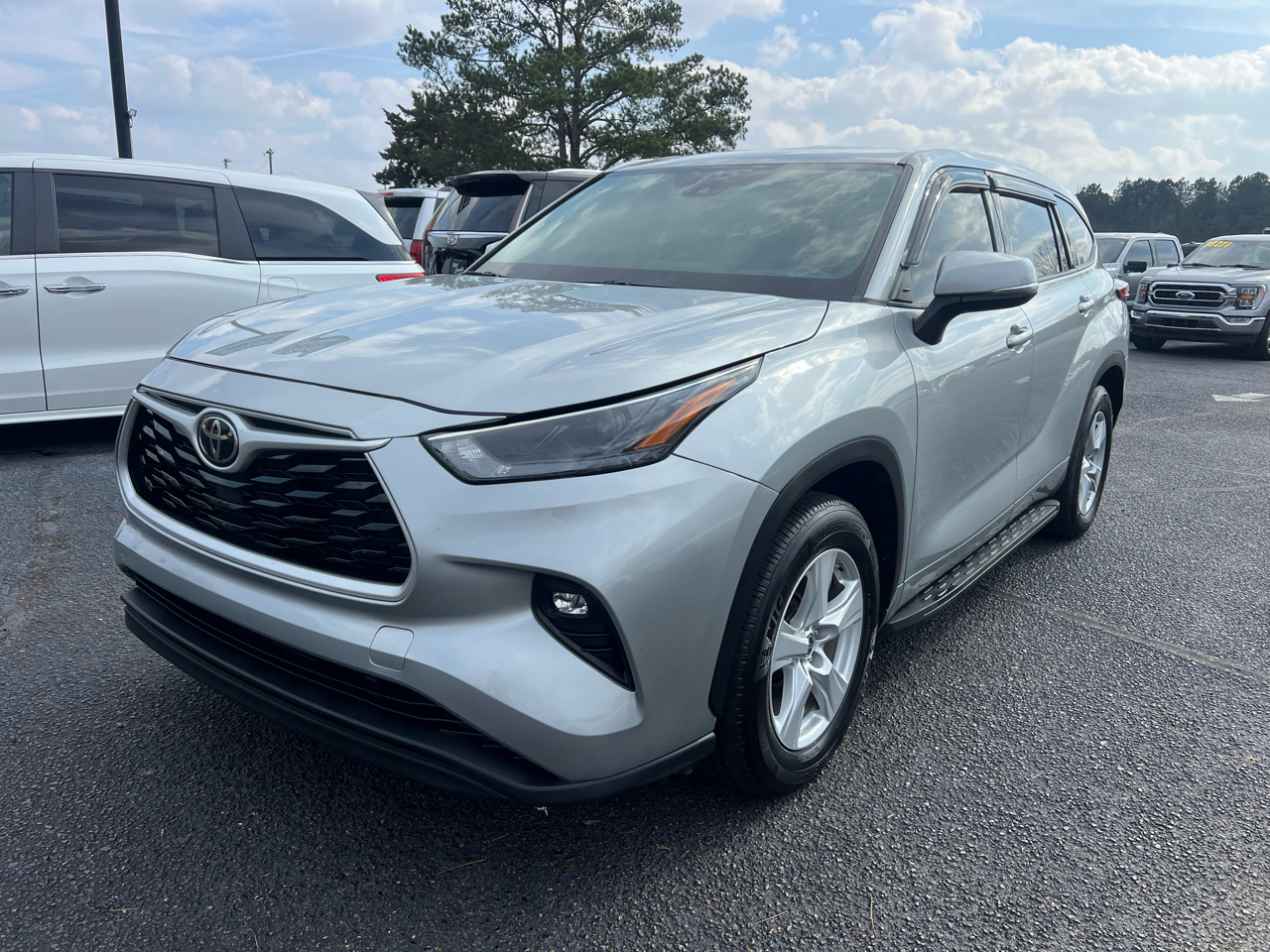 Toyota Highlander LE 2022