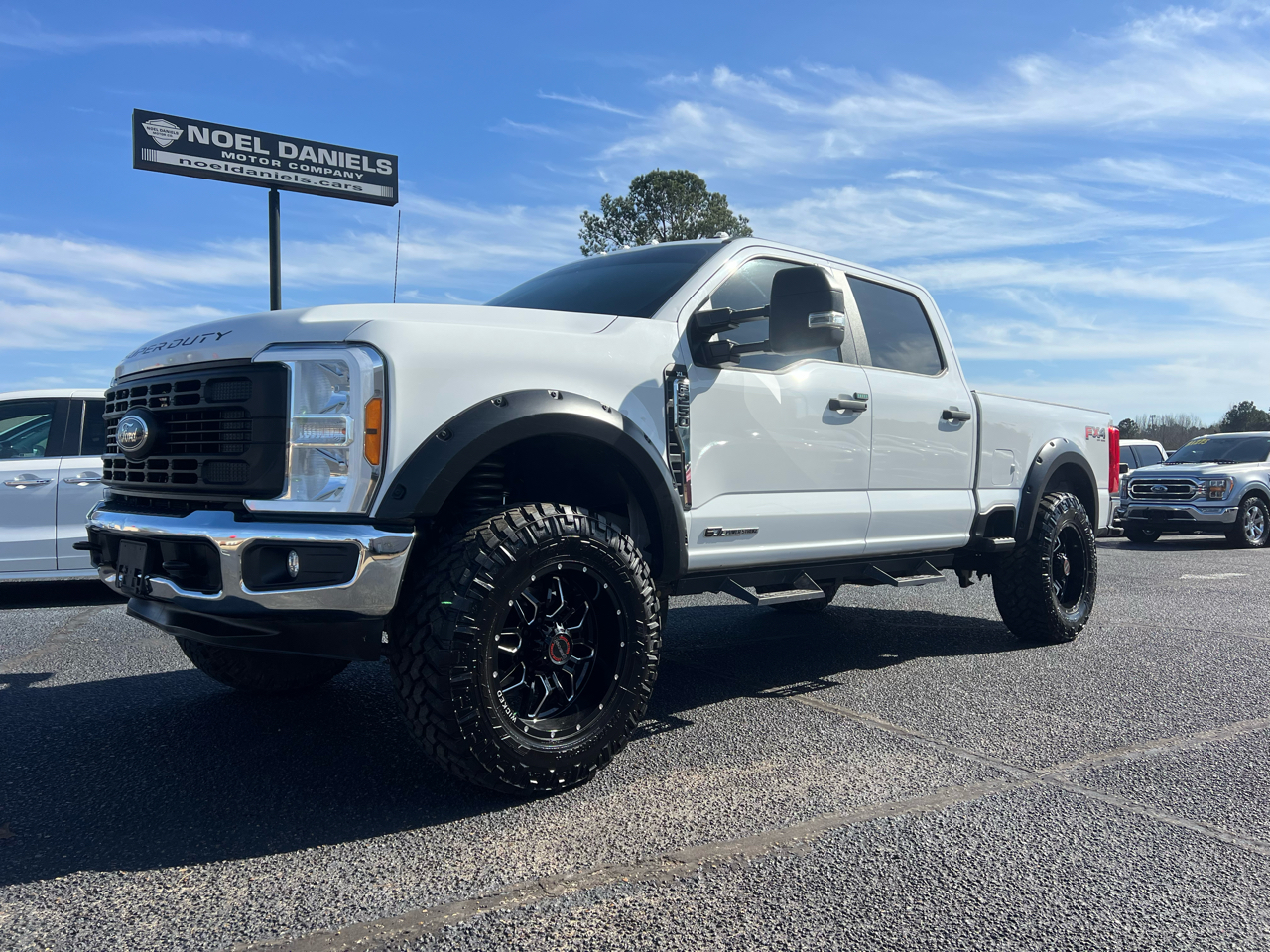 Ford F-250 SD XL Crew Cab 4WD 2023