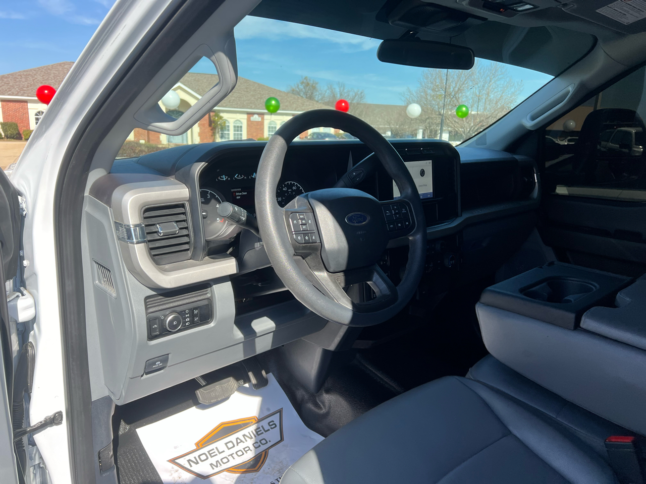 Ford F-250 SD XL Crew Cab 4WD 2023