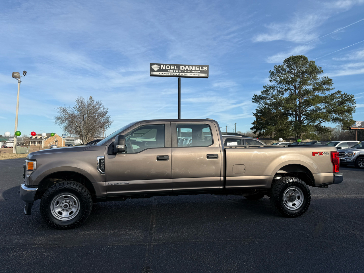 Ford F-350 SD XL Crew Cab Long Bed 4WD 2022
