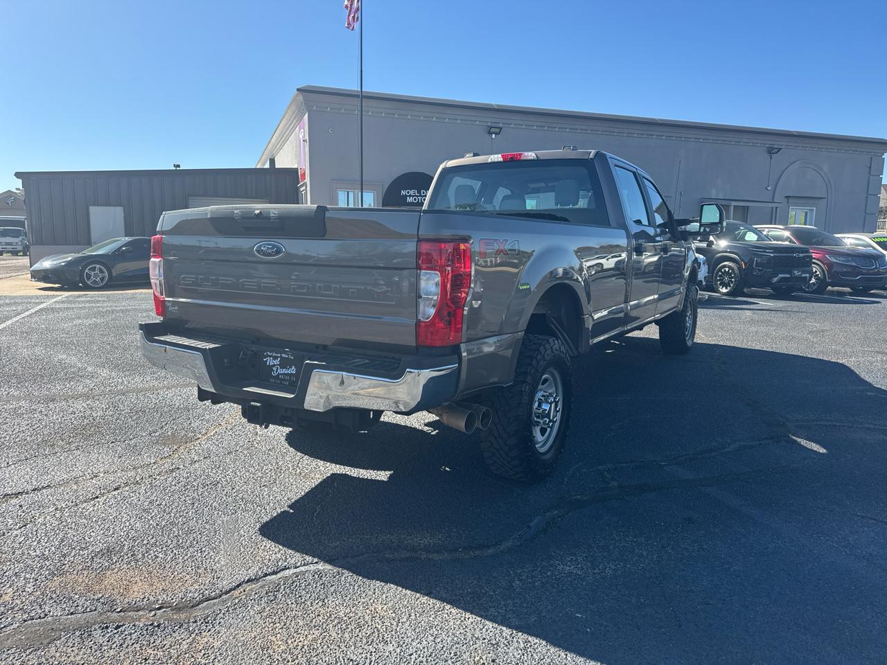 Ford F-350 SD XL Crew Cab Long Bed 4WD 2022