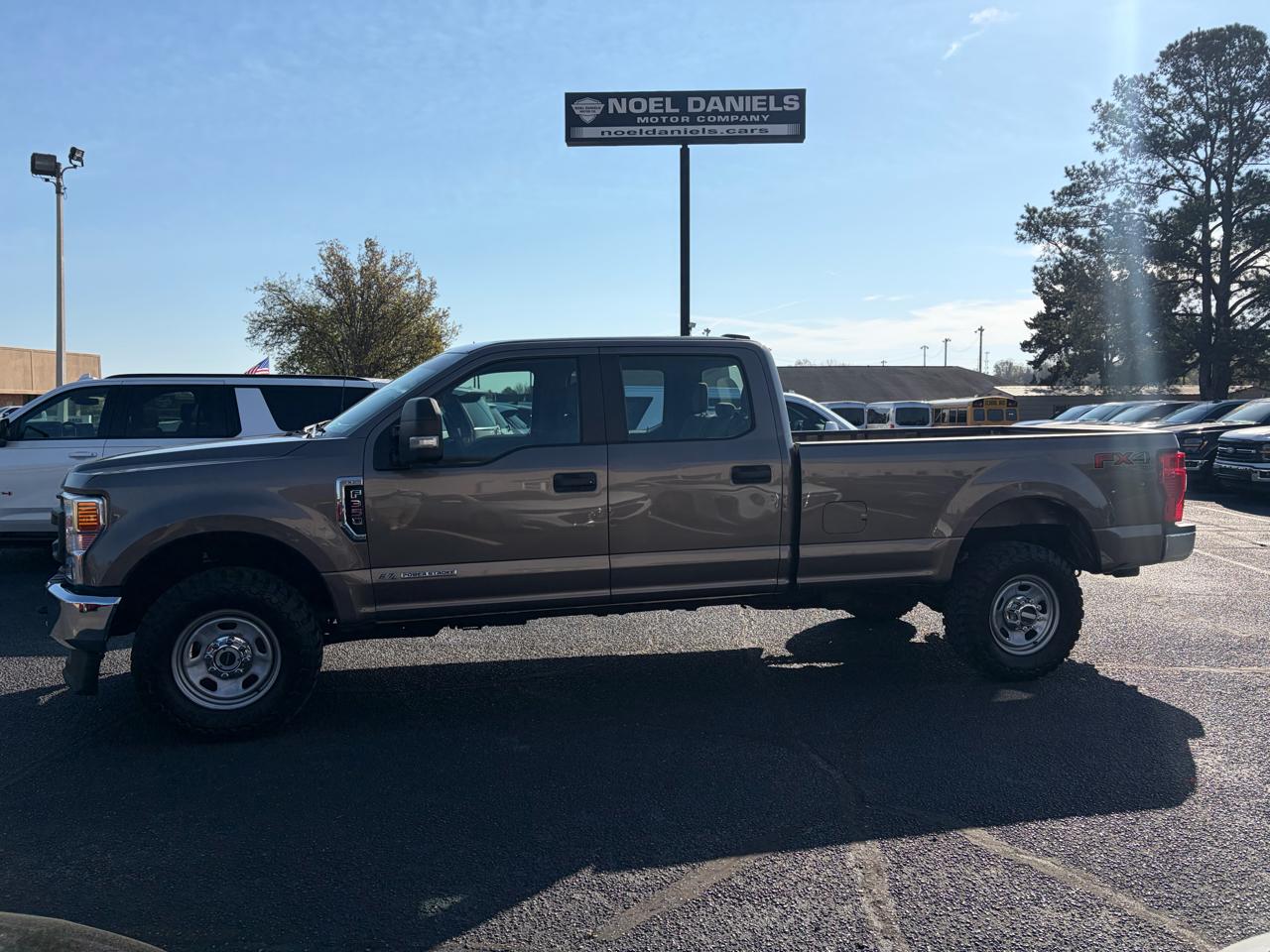 2022 Ford F-350 Super Duty XL Crew Cab LB 4WD