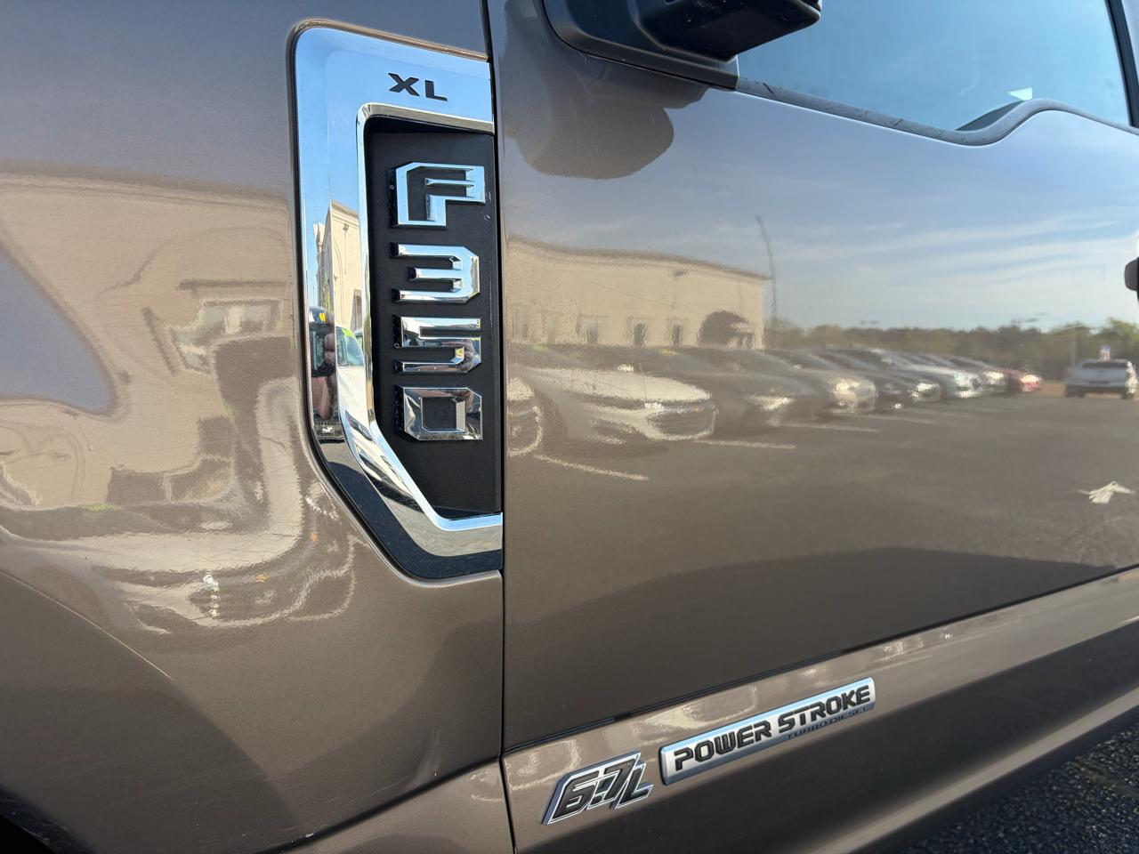 Ford F-350 SD XL Crew Cab Long Bed 4WD 2022