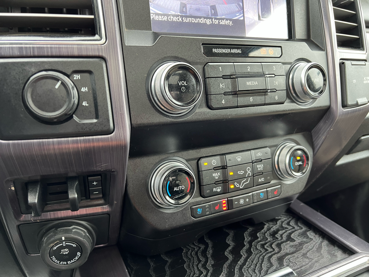 Ford F-450 SD Platinum Crew Cab DRW 4WD 2020