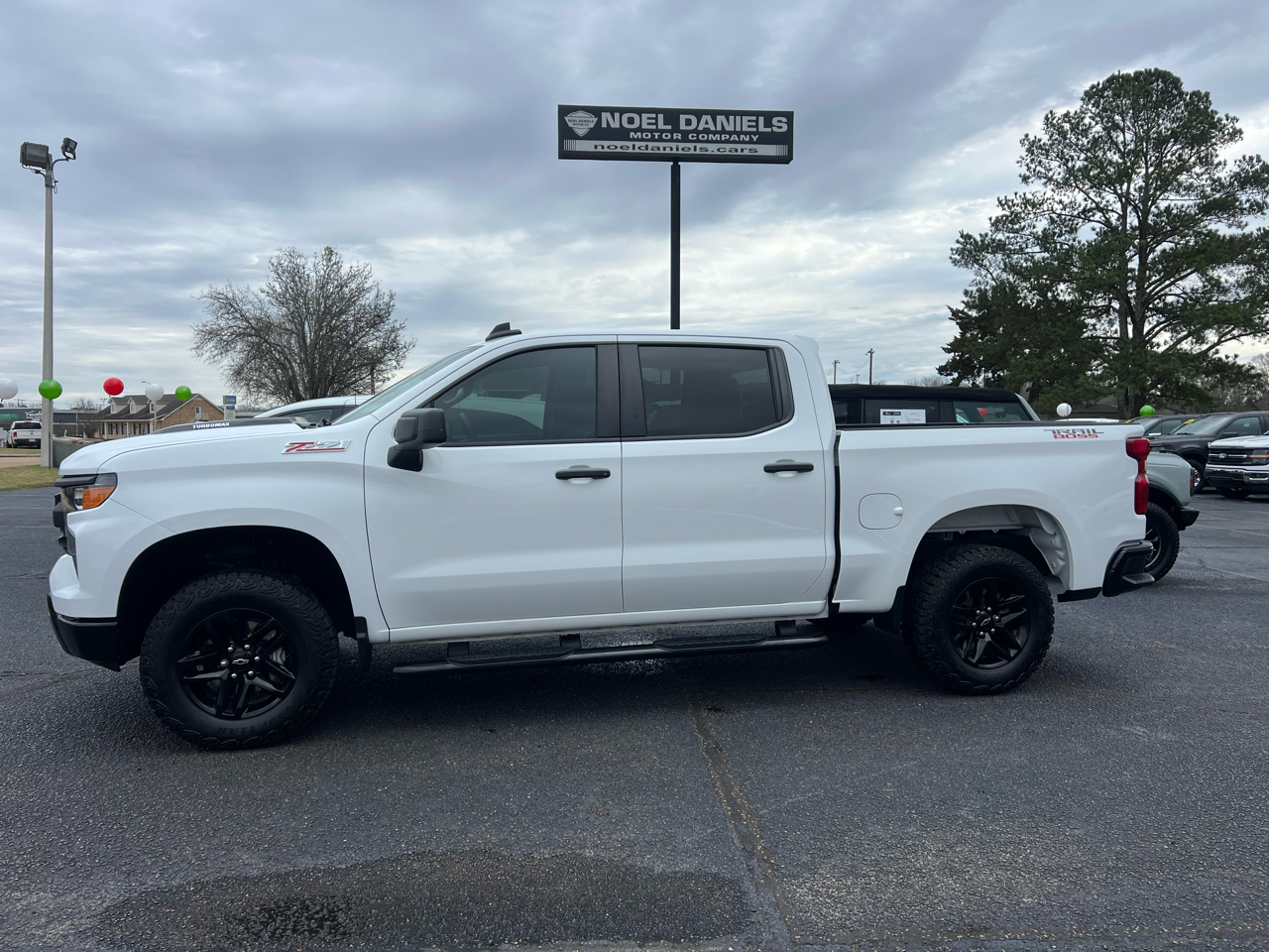 2024 Chevrolet Silverado 1500 Trail Boss Custom Crew Cab 4WD