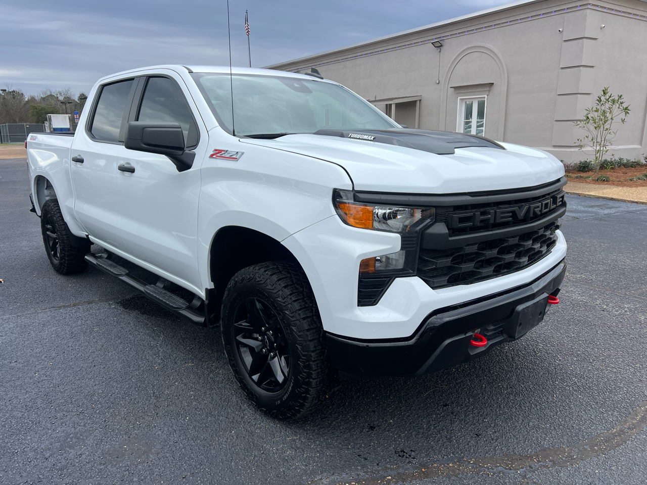Chevrolet Silverado 1500 Trail Boss Custom Crew Cab 4WD 2024