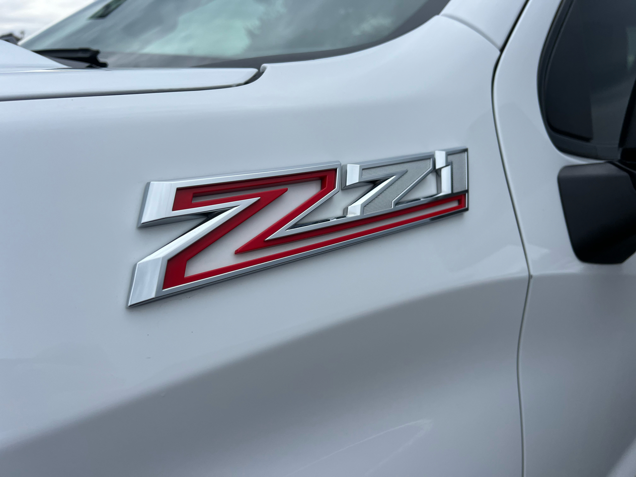 Chevrolet Silverado 1500 Trail Boss Custom Crew Cab 4WD 2024