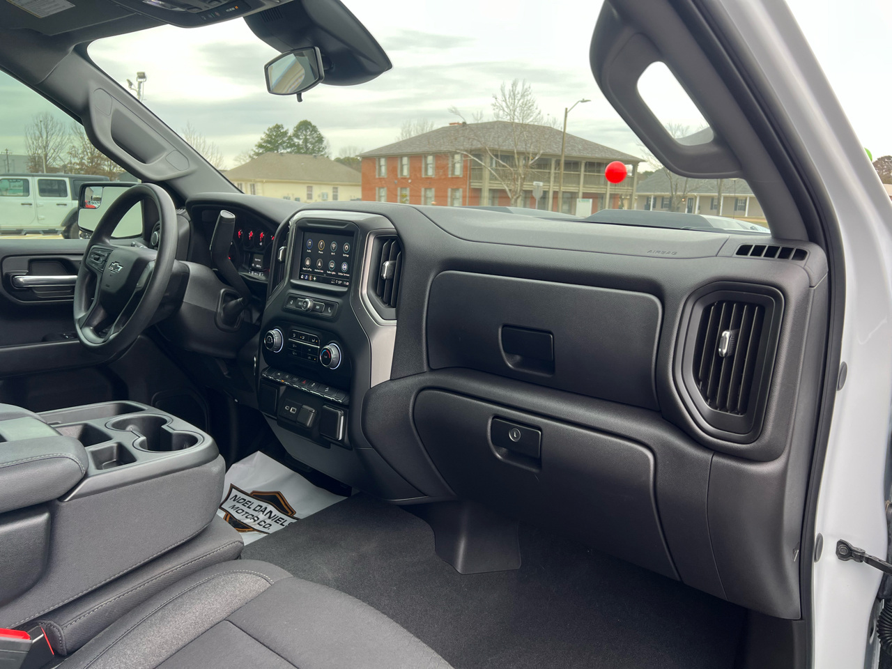 Chevrolet Silverado 1500 Trail Boss Custom Crew Cab 4WD 2024