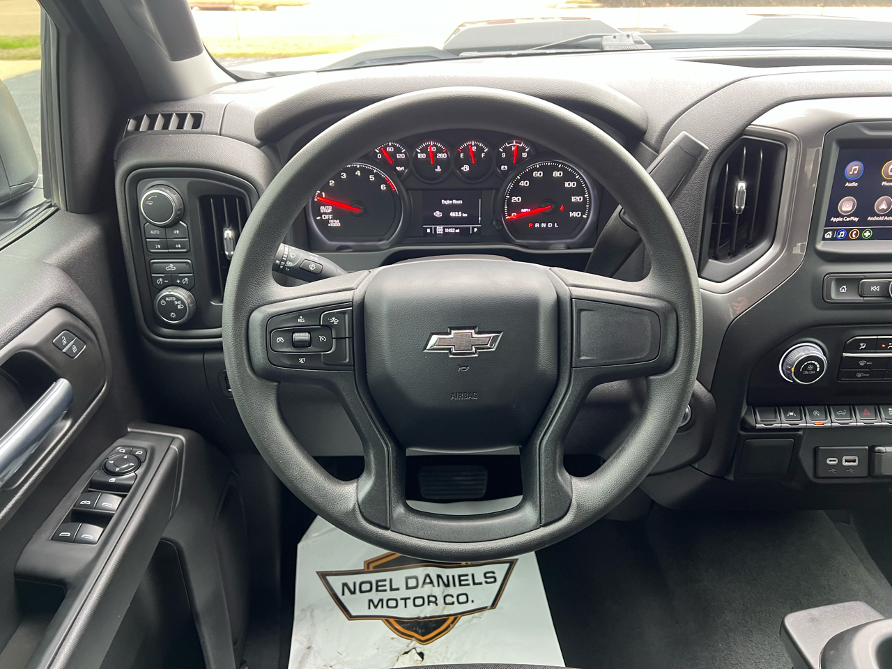 Chevrolet Silverado 1500 Trail Boss Custom Crew Cab 4WD 2024