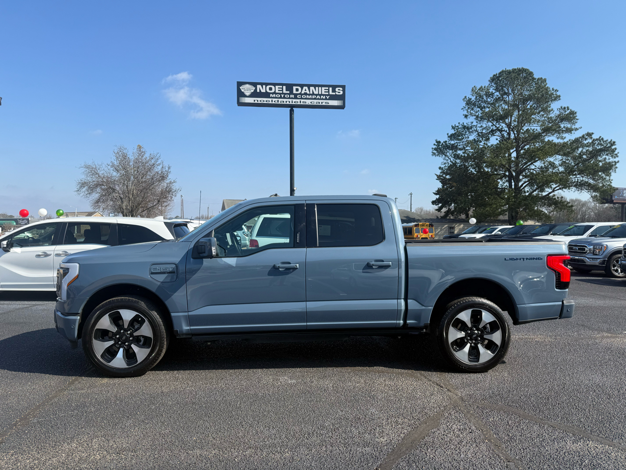 Ford F-150 Lightning Platinum 4WD SuperCrew 5.5' Box 2023