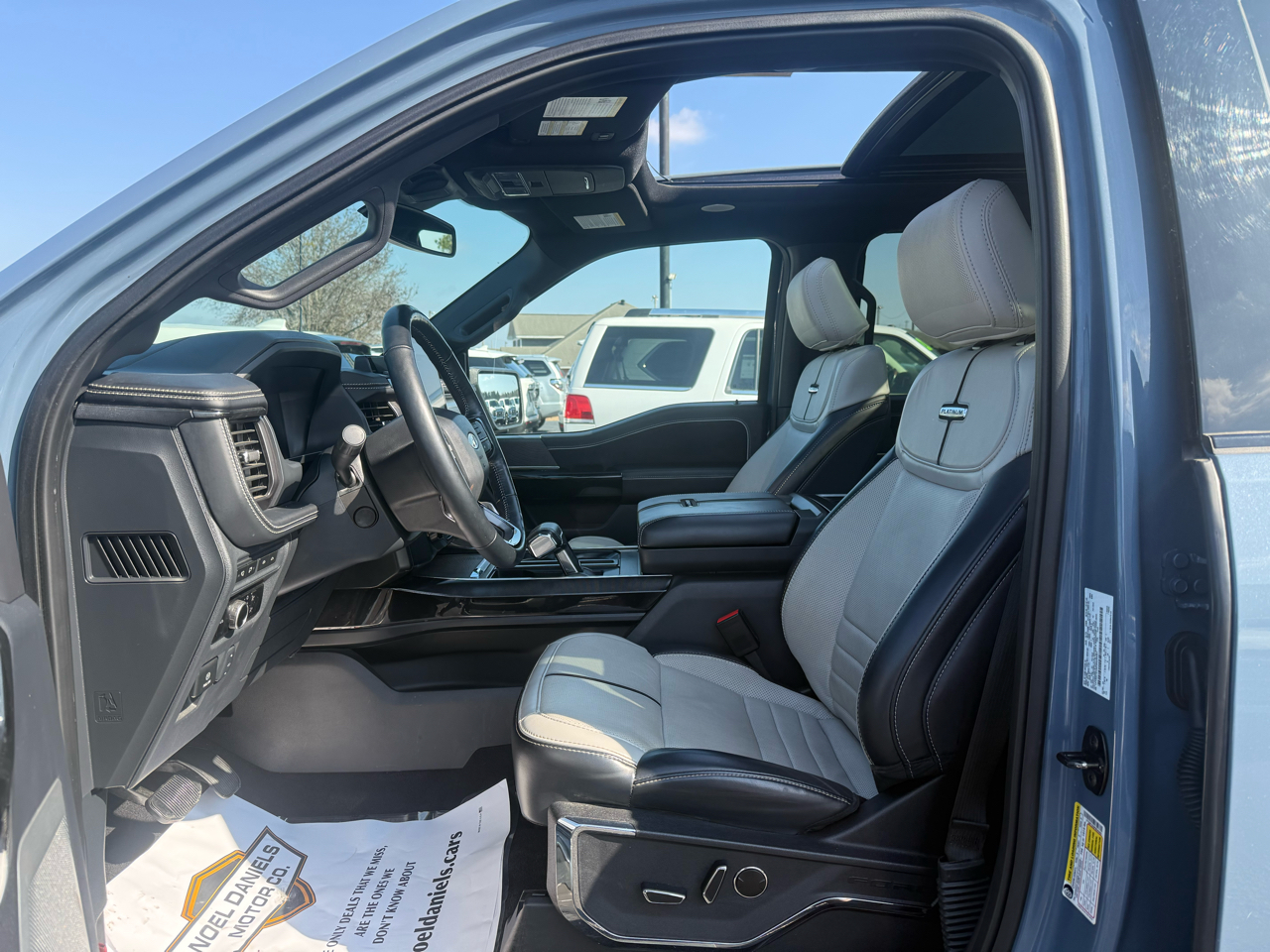 Ford F-150 Lightning Platinum 4WD SuperCrew 5.5' Box 2023