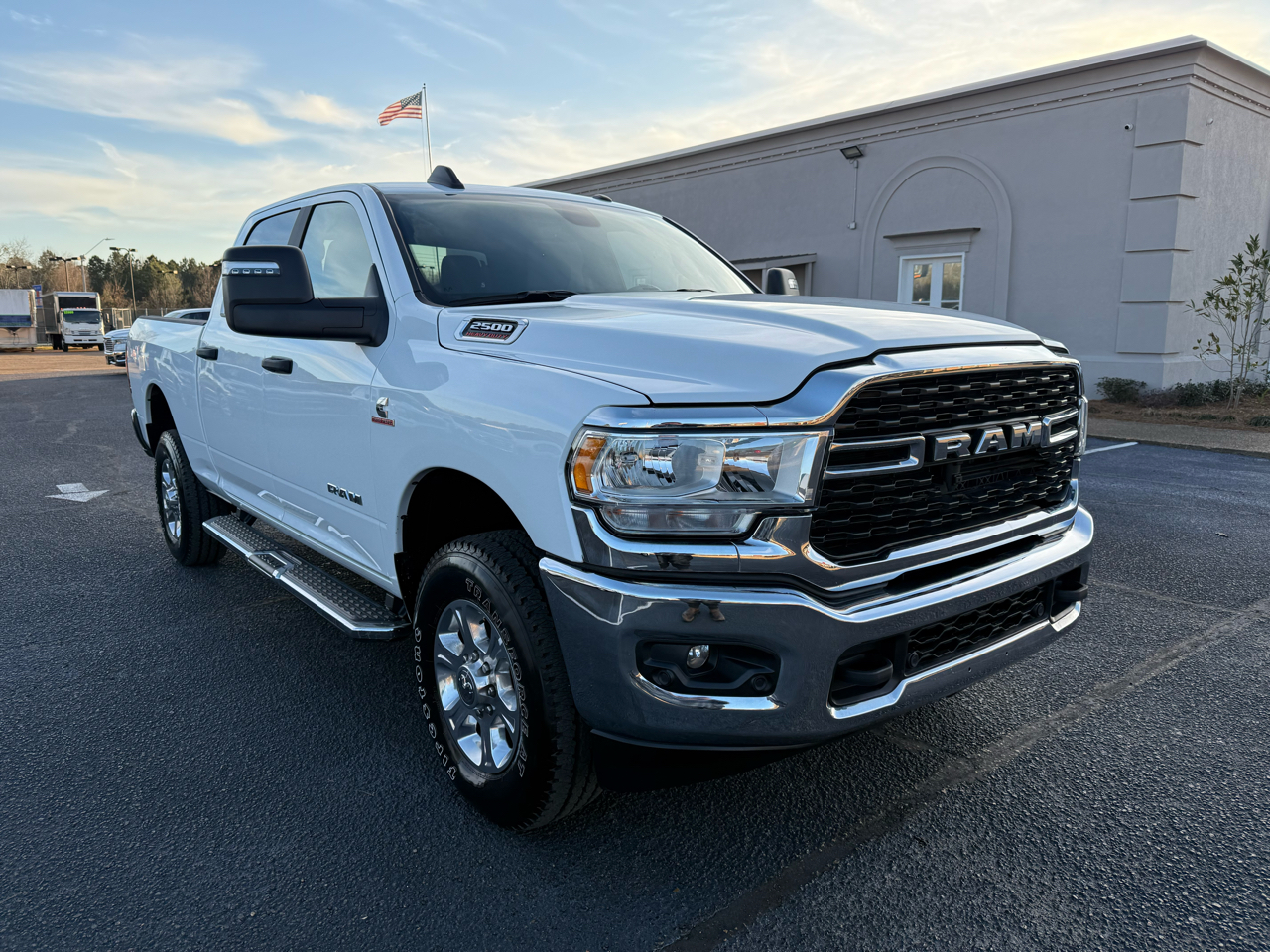 RAM 2500 Tradesman Crew Cab SWB 4WD 2024