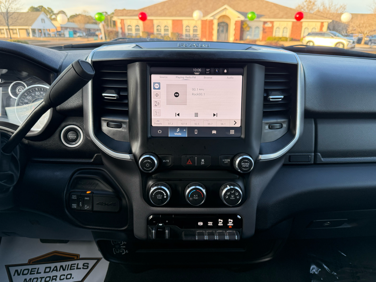 RAM 2500 Tradesman Crew Cab SWB 4WD 2024