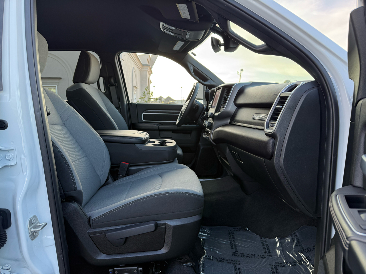 RAM 2500 Tradesman Crew Cab SWB 4WD 2024