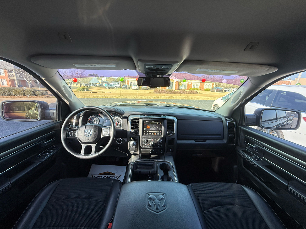 RAM 1500 Night 4x2 Crew Cab 5'7" Box 2017