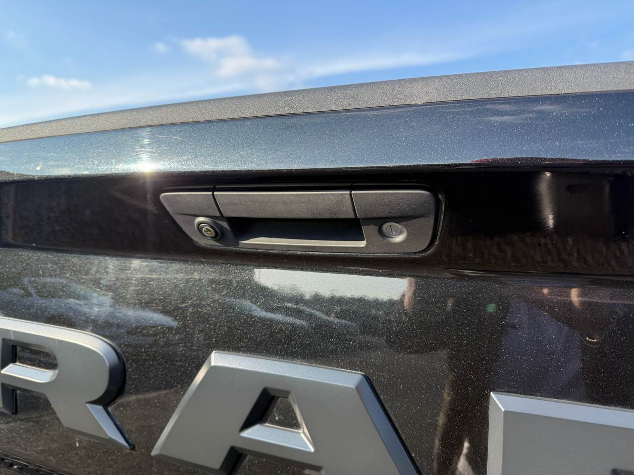 RAM 1500 Night 4x2 Crew Cab 5'7" Box 2017