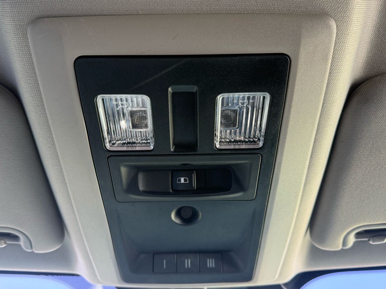 RAM 1500 Night 4x2 Crew Cab 5'7" Box 2017