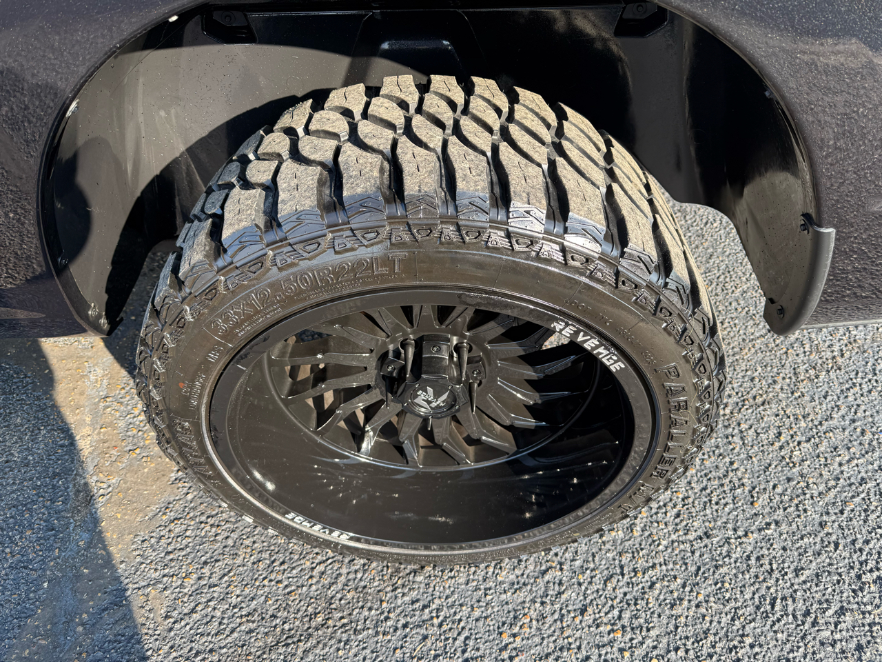 RAM 1500 Night 4x2 Crew Cab 5'7" Box 2017