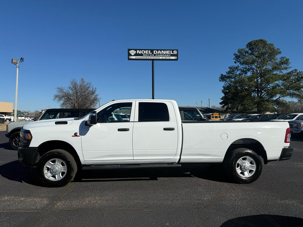 RAM 3500 Tradesman Crew Cab 4WD 2023